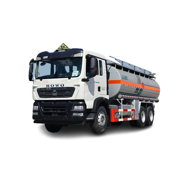 Distributie van brandstof met een hoog volume Olie tank voertuig gemakkelijker gemaakt met Olie brandstof levering truck