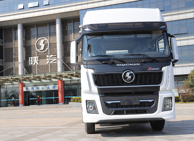 Nieuwe 6x4 4x2 550 pk Shacman X5000 Traktor Truck Voor Engineering Transport